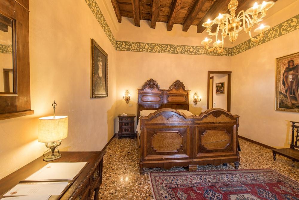 Palazzo Priuli 4* Venedig